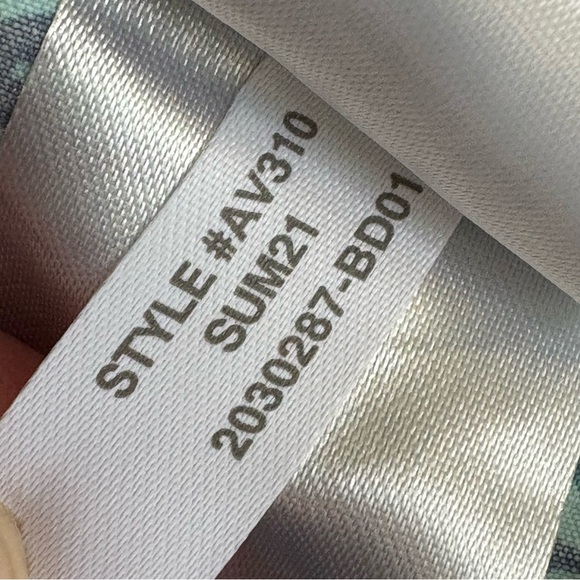 J.Crew Swim 7” Trunks in Maze Print Men’s Medium Drawstring Lined Green Pockets - Picture 9 of 13